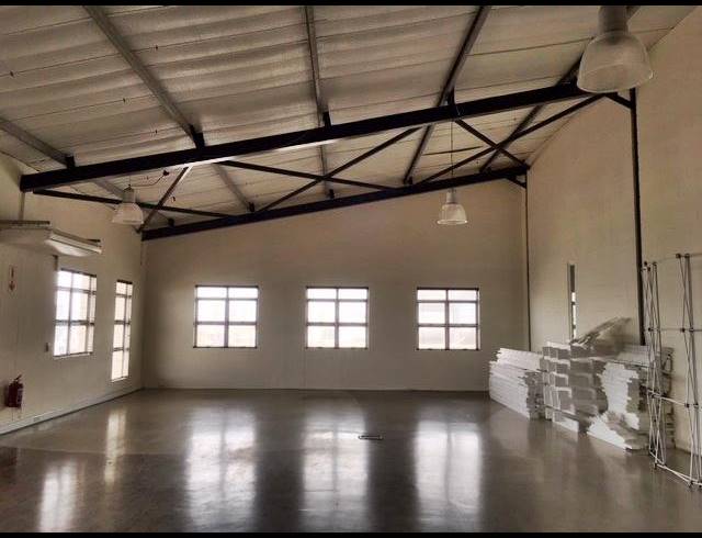 900M² OFFICE TO LET IN CAPRICORN